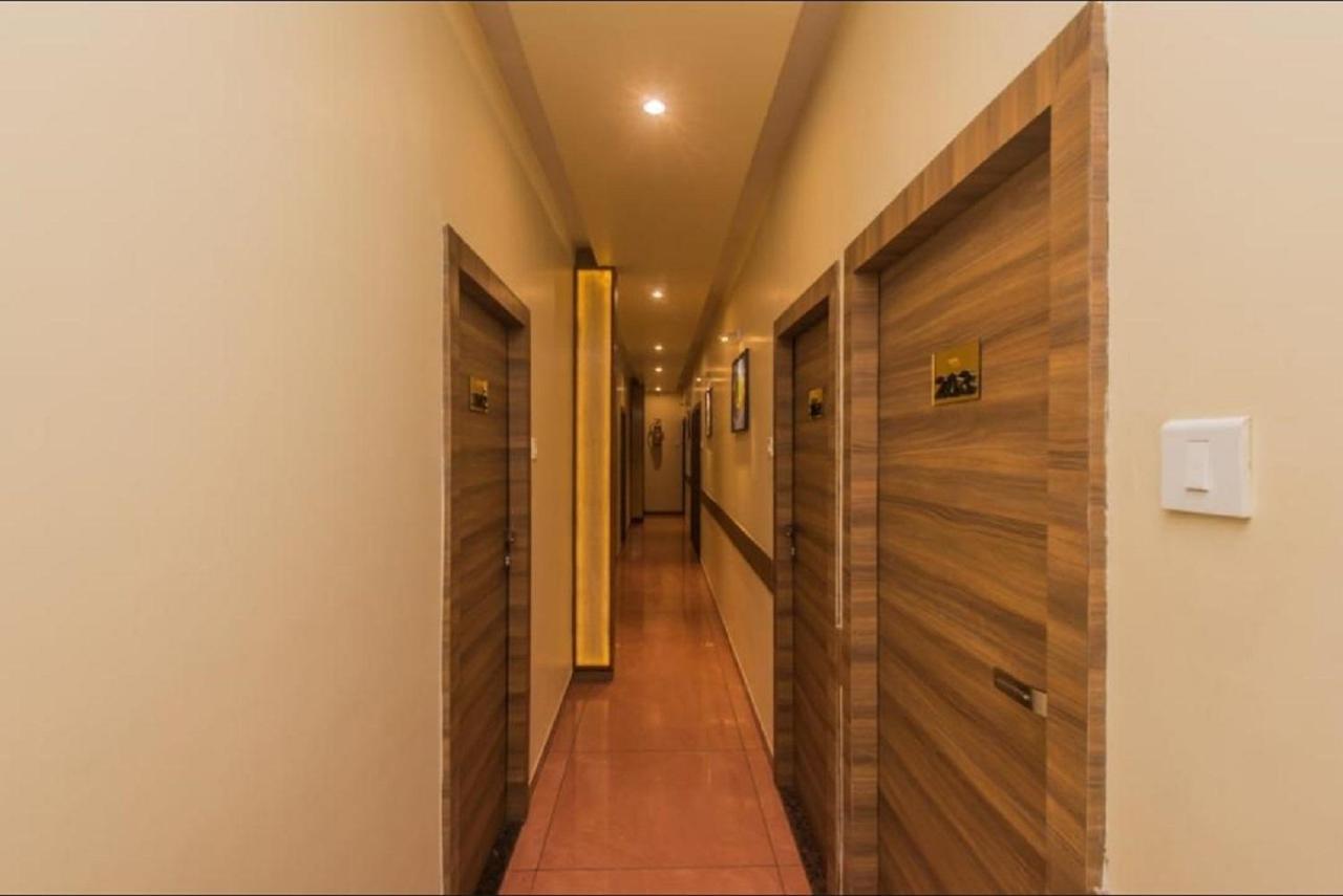 Aster Hotel Near Mumbai Airport Zewnętrze zdjęcie