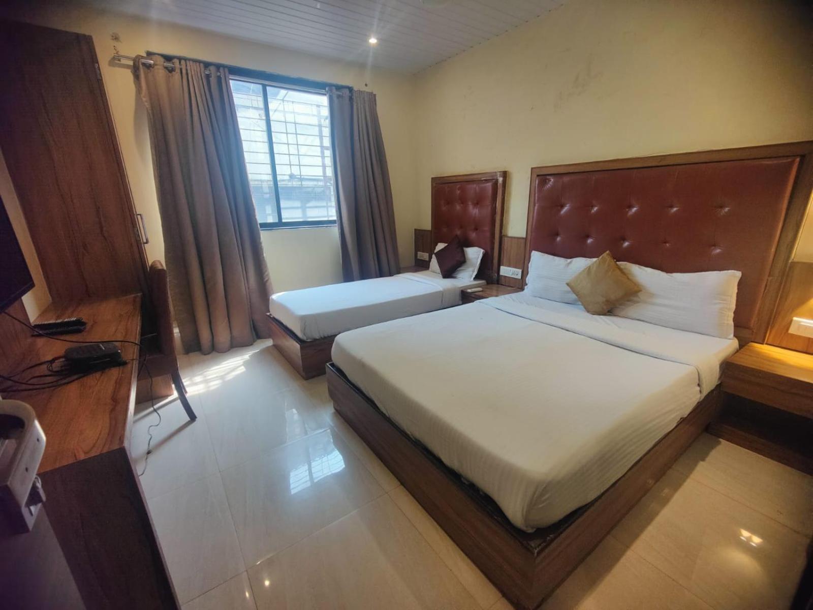Aster Hotel Near Mumbai Airport Zewnętrze zdjęcie